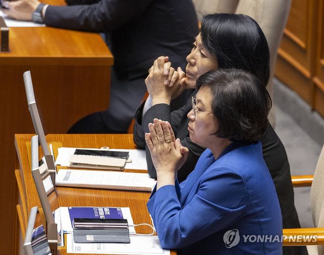 방송3법 본회의 상정 지켜보는 최민희ㆍ김현 의원
