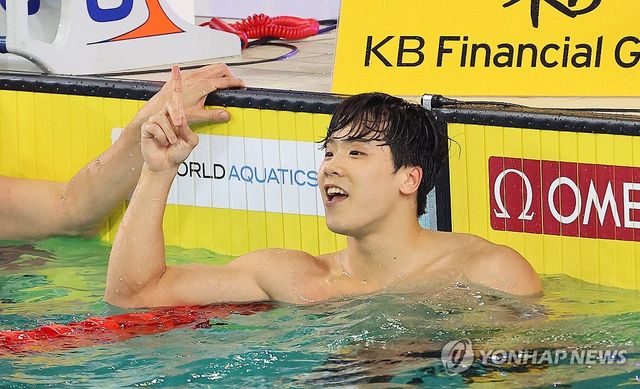자유형 50ｍ 아시아 기록 세운 지유찬 "세계가 점점 다가온다"
