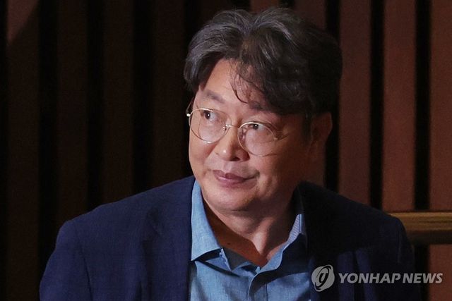 차명 주식거래 의혹받는 이춘석 의원 본회의 출석