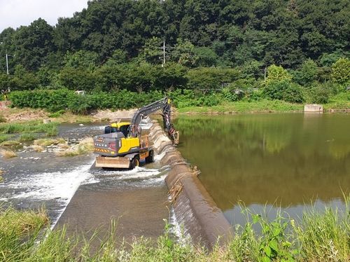송수관로 누수에 따른 보 해체 작업 