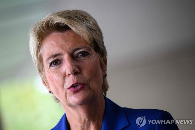 카린 켈러주터 스위스 대통령