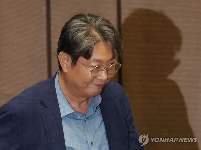 투표하는 이춘석 의원