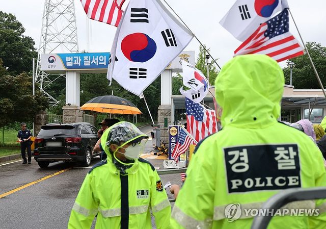 윤 전 대통령, 특검 3차 강제구인 시도에 구속적부심 청구