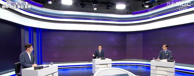 전주시장·완주군수, 행정 통합 두 번째 토론서 설전