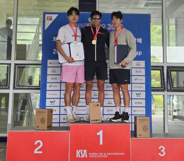 은메달 딴 이건용(왼쪽)과 3위에 오른 이준서(오른쪽)