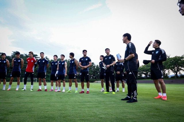 5일 신 감독과 훈련한 울산 선수단