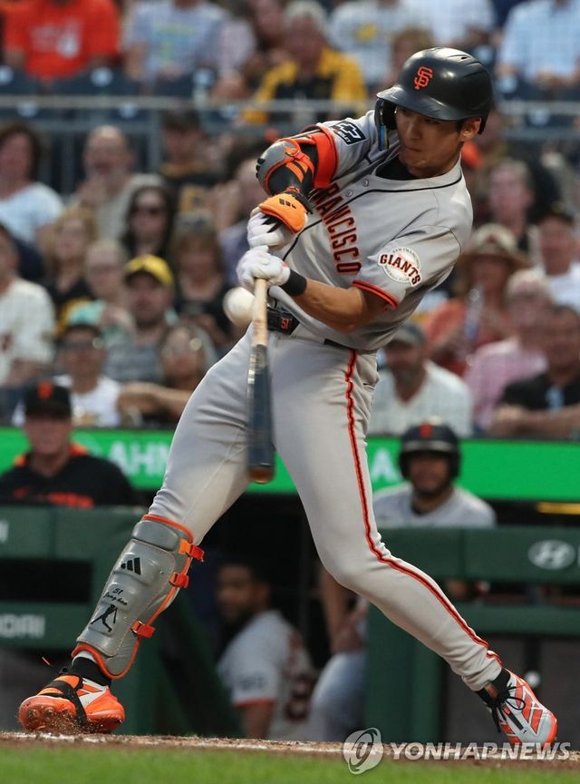 이정후의 2루타 순간