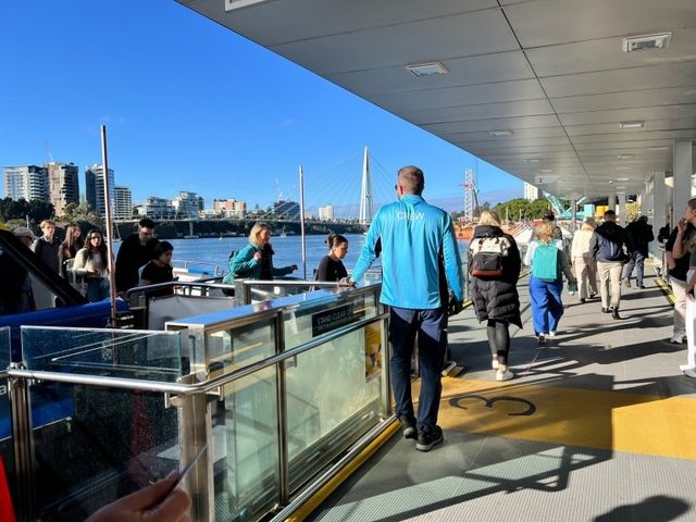 '시티캣'을 타고 출근하는 시민들