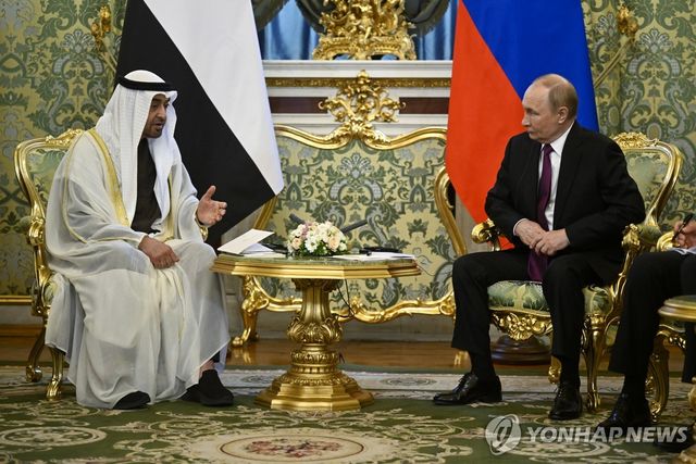 블라디미르 푸틴 러시아 대통령과 무함마드 빈 자이드 알나하얀 UAE 대통령