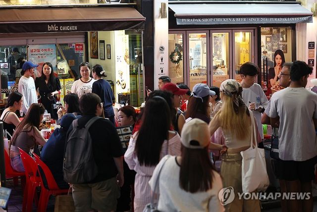 민생회복 소비쿠폰 지급 개시…자영업자 상황은