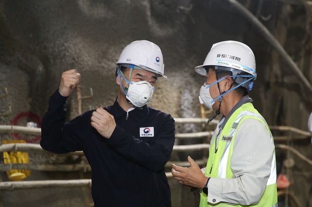 건설현장 현장방문에 나선 이상경 국토부 1차관 