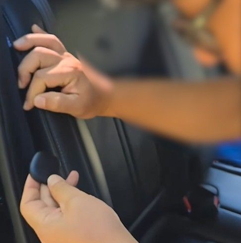 피해자 차량서 발견된 위치추적기