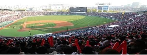 잠실야구장 홈경기 장면