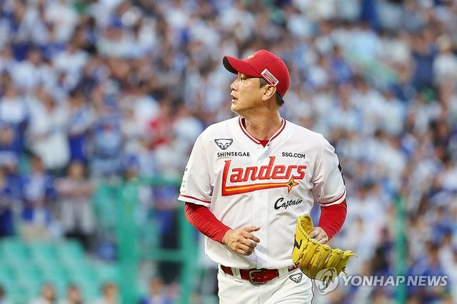 교체되는 김광현