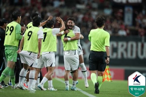 득점의 기쁨을 만끽하는 대구FC 세징야