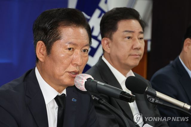 최고위서 발언하는 정청래 대표