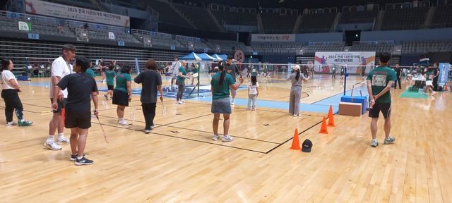 인기리에 진행된 배드민턴 교실