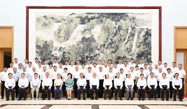 베이다이허에 초청된 중국 전문가들과 차이치 중국공산당 중앙서기처 서기