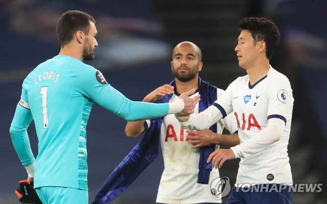 토트넘에서 함께 뛰었던 위고 요리스(맨왼쪽)와 손흥민