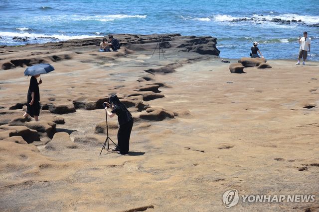 제주 사계해안에서 사진 찍기