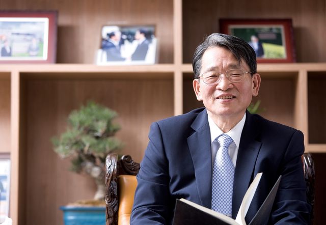 학교법인 동의학원 김인도 이사장