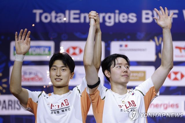 세계선수권대회 금메달 합작한 김원호-서승재(좌측부터)