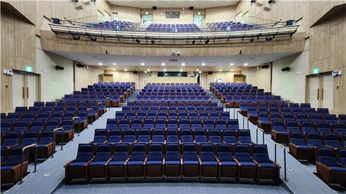 새롭게 단장된 공연장 내부 모습