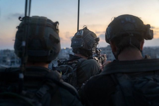 가자지구에서 작전 중인 이스라엘 군인들