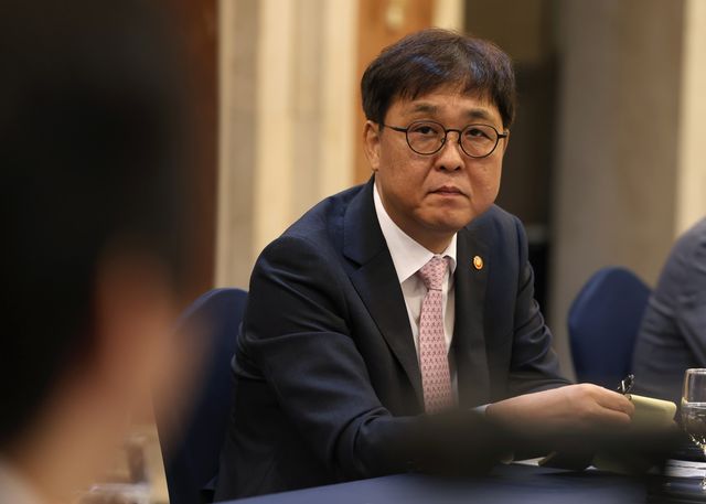 문화예술 협단체장 간담회 참석한 최휘영 문체부 장관