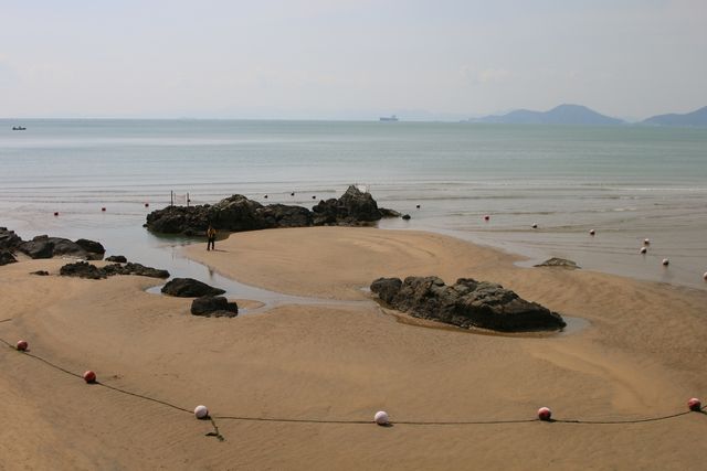 바다미술제 전시 장소인 다대포 해수욕장