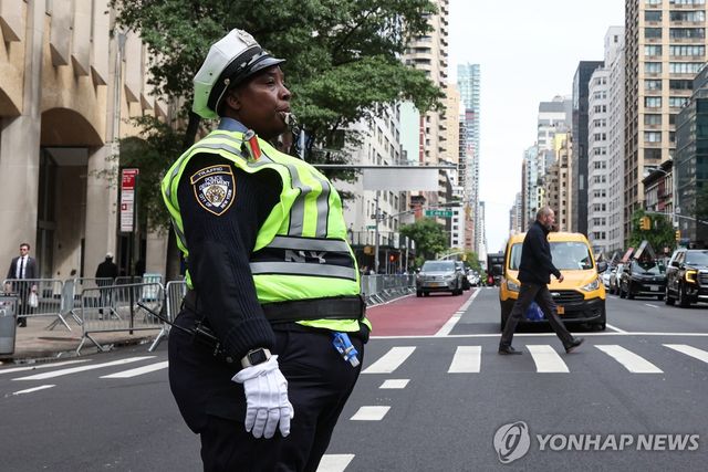 미국 뉴욕의 흑인 여성 경찰관