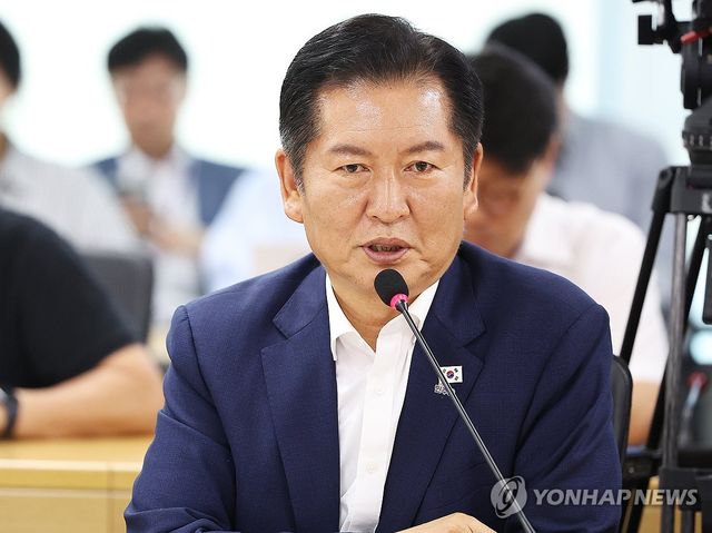 발언하는 정청래 대표