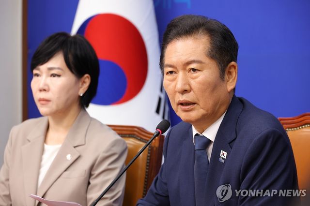 더불어민주당 최고위원회의, 발언하는 정청래 대표