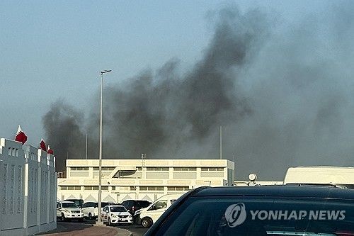 이스라엘 공습에 연기가 피어오르는 카타르 도하 모습