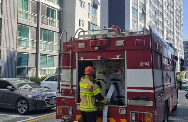 아파트 급수 지원하는 소방