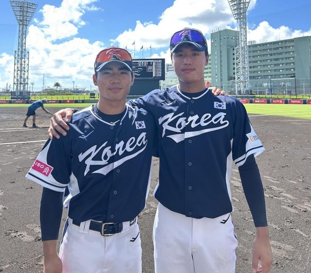U-18 야구대표팀 오재원(왼쪽)과 안지원