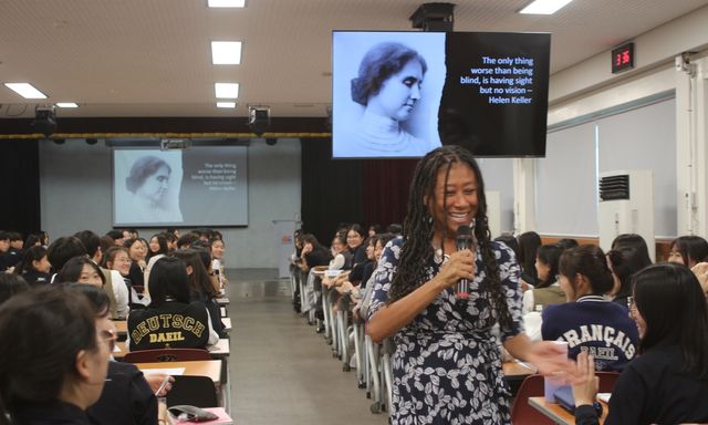 대일외고에서 특강하는 패트리샤 리