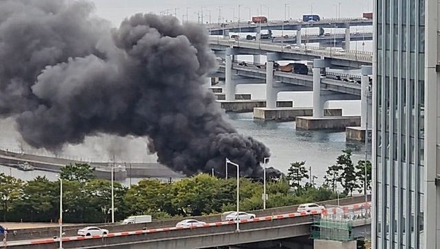 우동항 검은 연기
