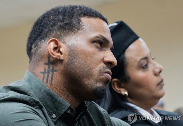 법원 출두한 완데르 프랑코