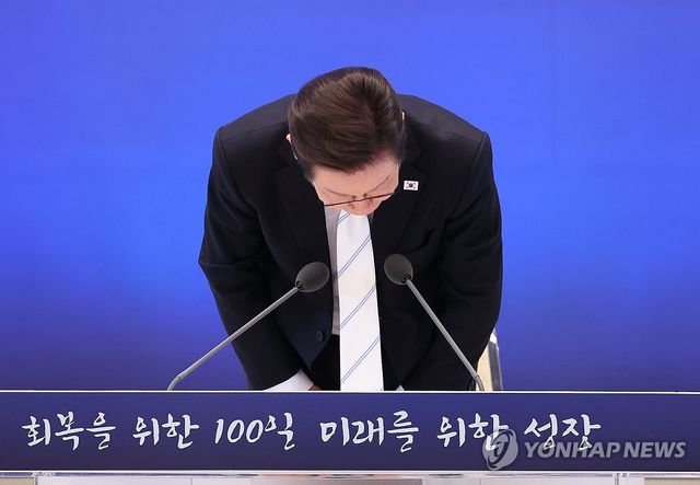 기자회견 마친 이재명 대통령