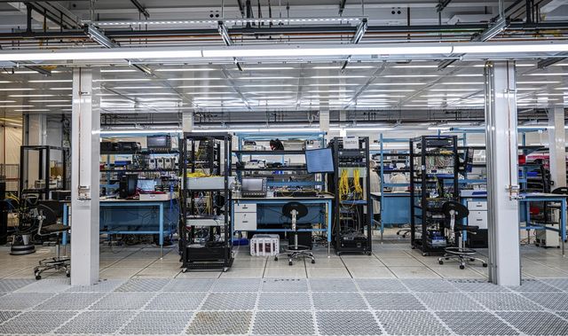 사이퀀텀의 실험 및 제조시설