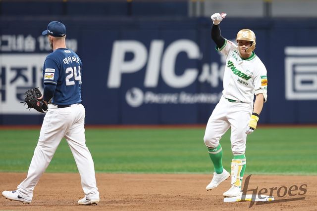 시즌 첫 홈런을 쏘아 올린 키움 주성원