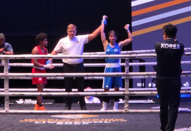 세계선수권대회 8강전에서 승리한 임애지(오른쪽 2번째)