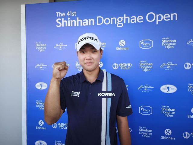 1라운드 경기를 마친 뒤 김민수