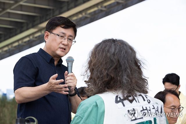 김성환 장관, 환경단체와 면담