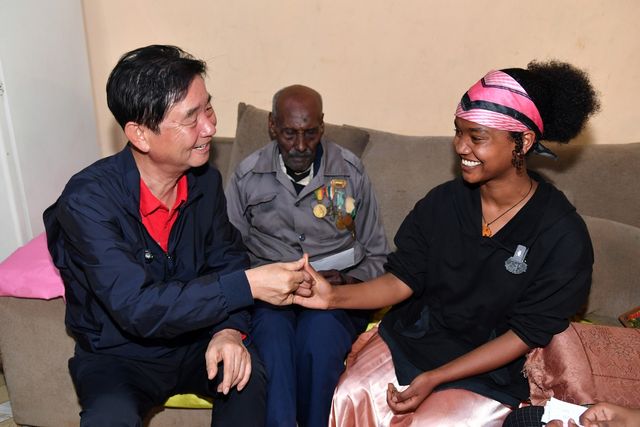 최문순 화천군수, 에티오피아 참전용사 후손 가정 방문