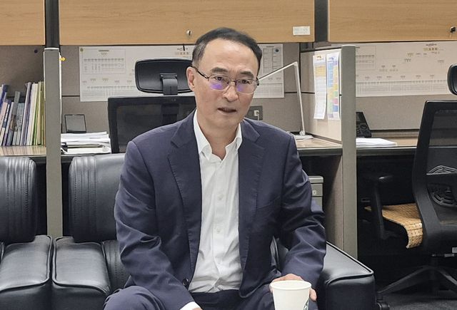 기자간담회하는 이현웅 전북평생교육장학진흥원장