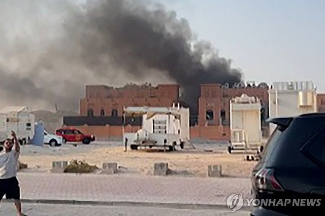 지난 9일(현지시간) 이스라엘의 공습을 받은 카타르 도하의 건물. [AFP=연합뉴스 자료사진]