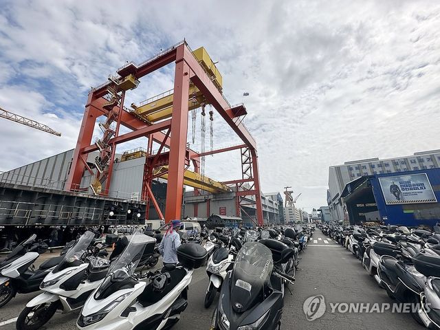 고공농성 돌입한 HD현대중공업 노조지부장