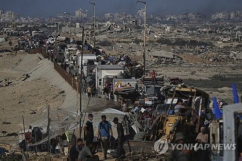 가자 북부 떠나는 피란민 행렬